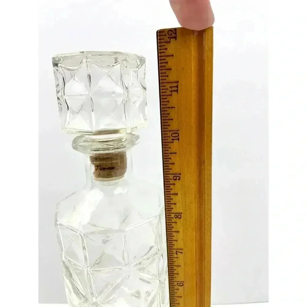 VTG Cut Glass‎ Decanter Liquor Wine Bottle Diamond Pattern 11.5